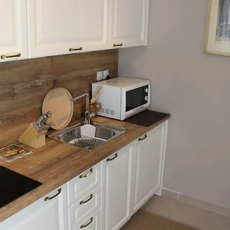 Apartment Lira
